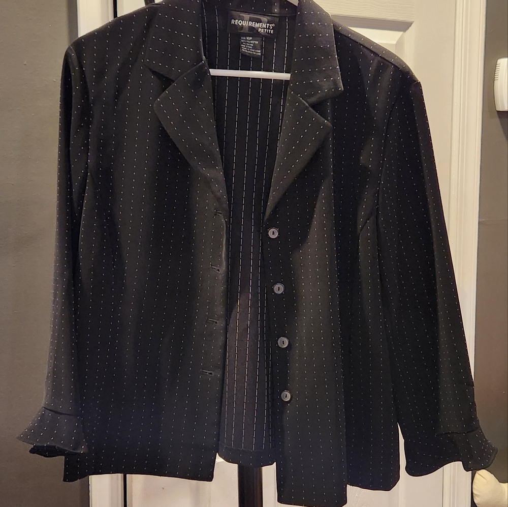 Black w white dotted pin stripe long sleeve black sz 16p jacket w cute details